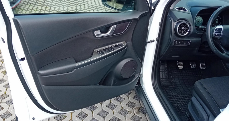 Hyundai Kona cena 91900 przebieg: 12800, rok produkcji 2022 z Żmigród małe 172